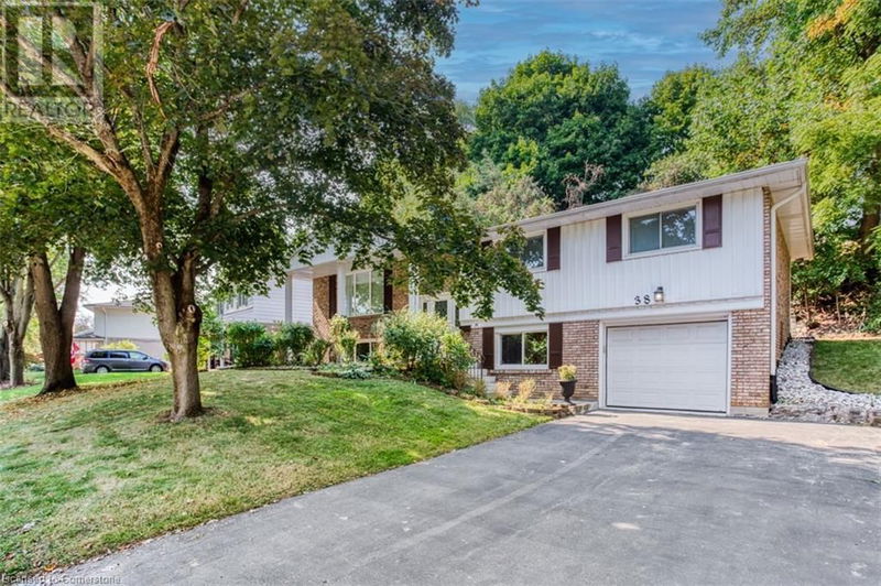 38 ROBINHOOD Drive  Dundas, L9H4G1 | Image 2