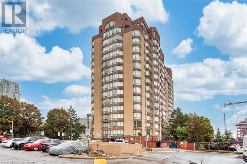 25 FAIRVIEW Road West Mississauga, L5B3Y8 | Image 1