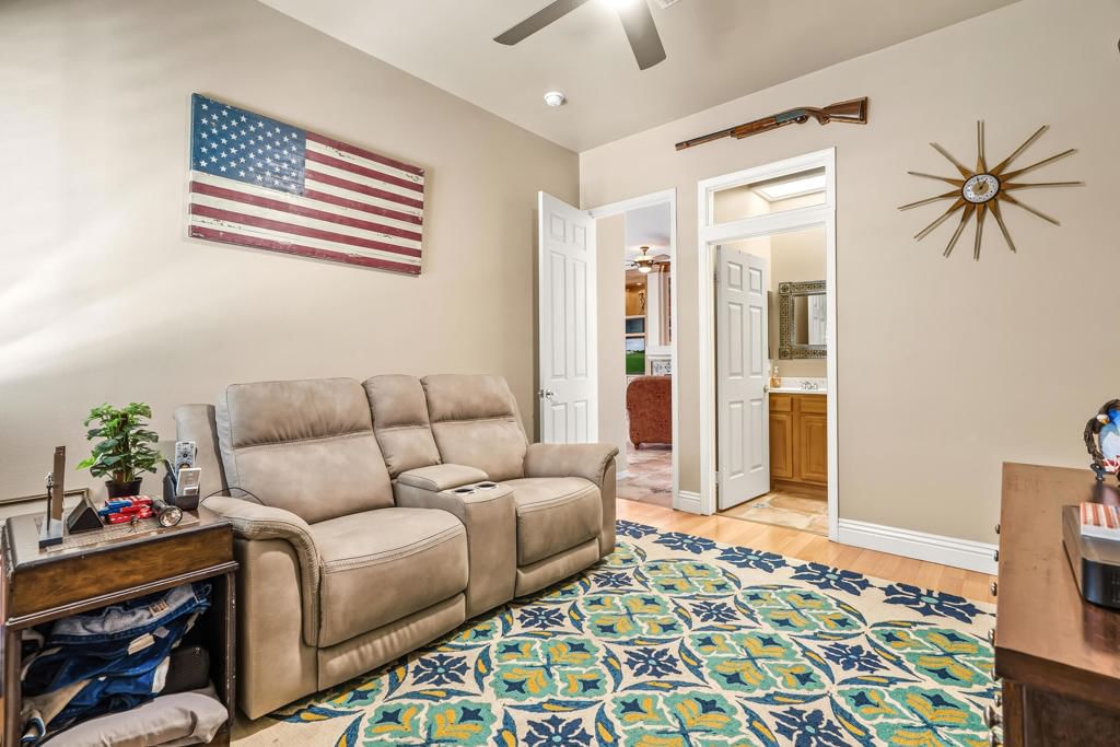 Property photo 36