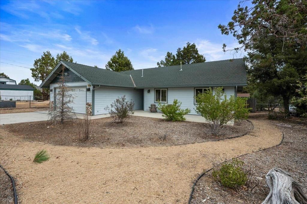 187 Dixie Lee Lane, Sugarloaf, CA, 92386