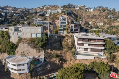 8692 Franklin Avenue, Los Angeles, CA 90069
