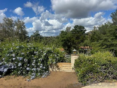 16561 Martincoit Road, Poway, CA 92064
