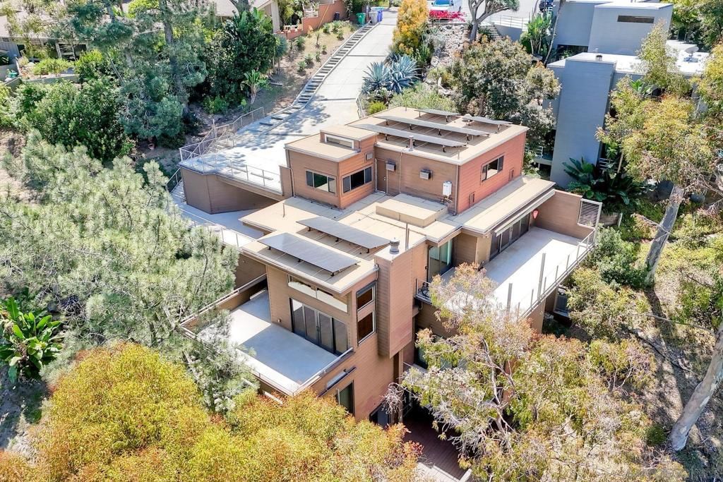 4242 Falcon St, San Diego, CA 92103