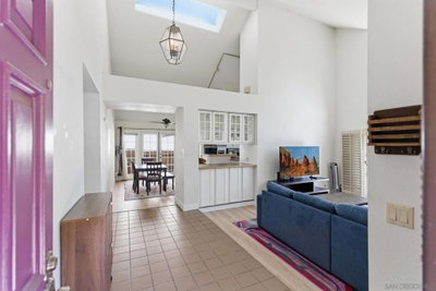 1137 Brewley Ln, Vista, CA 92081