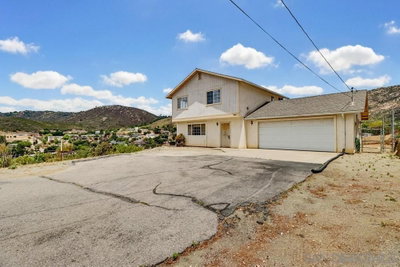 833 Cochran Trl, El Cajon, CA 92019
