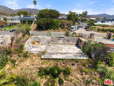 17624 Tramonto Drive, Pacific Palisades, CA 90272