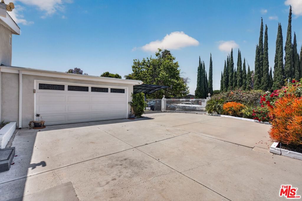 Property photo 33