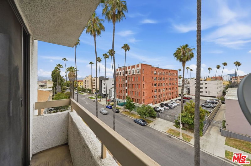 533 St Andrews Place #313