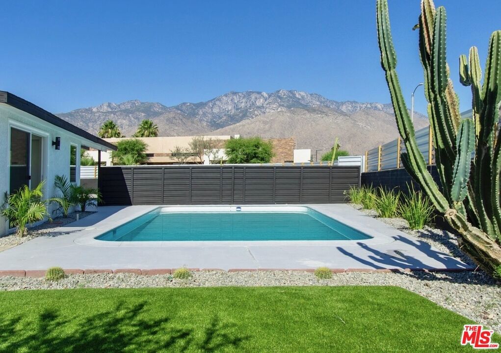 4325 Calle De Carlos, Palm Springs, CA, 92264