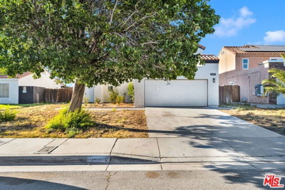 3723 Hollowglen Drive, Palmdale, CA 93550