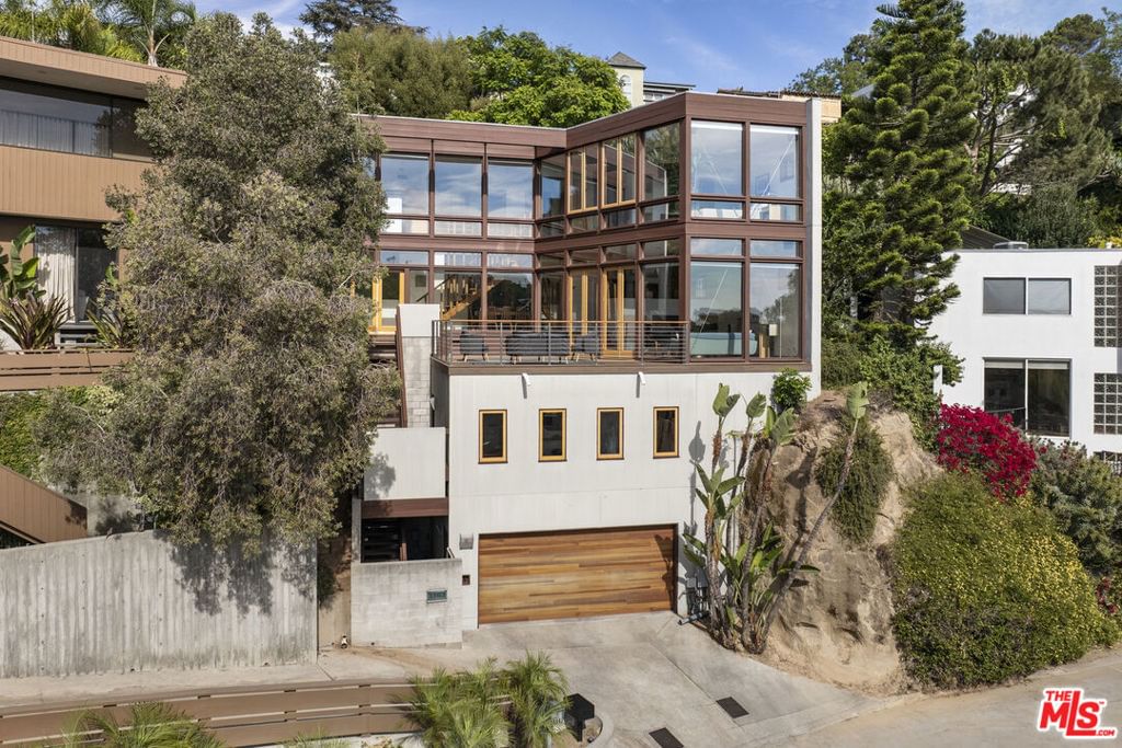 2262 Panorama Terrace — photo 1