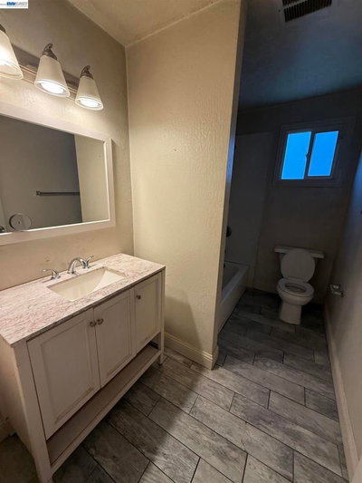 860 7Th St, Richmond, CA 94801