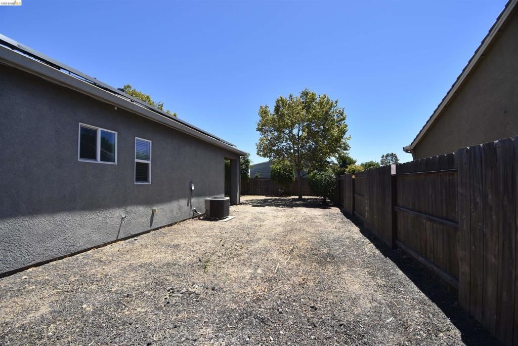 1110 Clearwater Creek Blvd, Manteca, CA, 95336