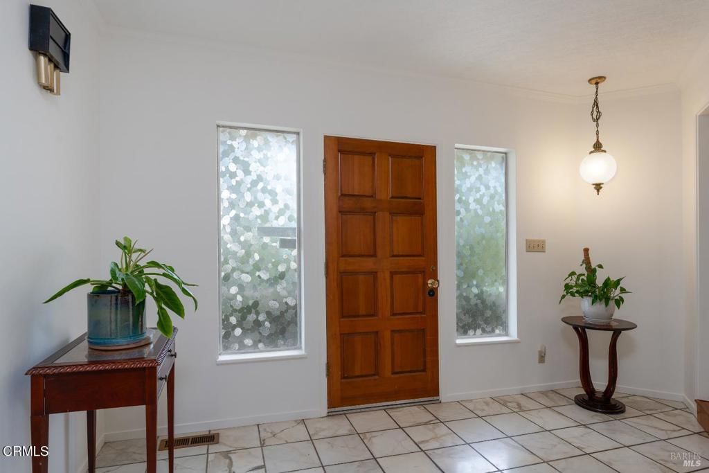 925 Knob Hill Road, Ukiah, CA, 95482