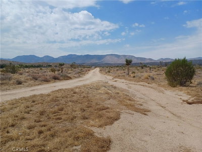 0 Avenue V-12, Pearblossom, CA 93553