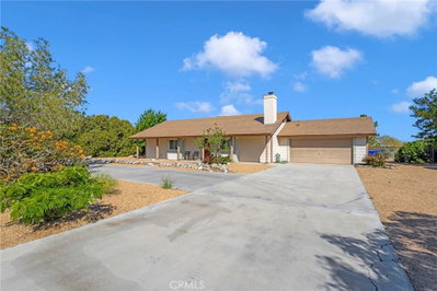 14420 Iroquois Road, Apple Valley, CA 92307