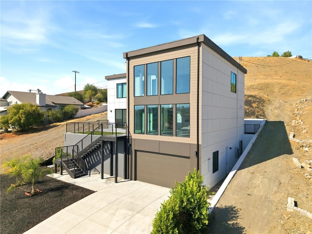 28896 Vacation Dr., Canyon Lake, CA, 92587
