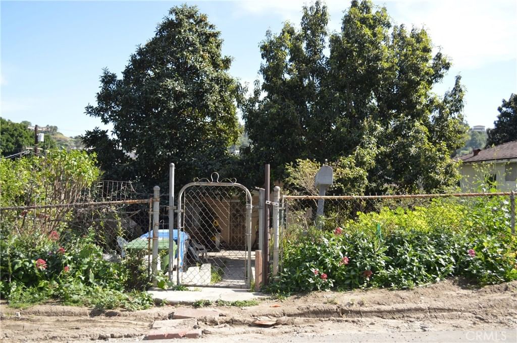 5090 Ithaca, Los Angeles, CA 90032