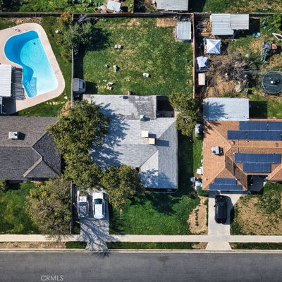 2002 Woodridge, Hanford, CA 93230