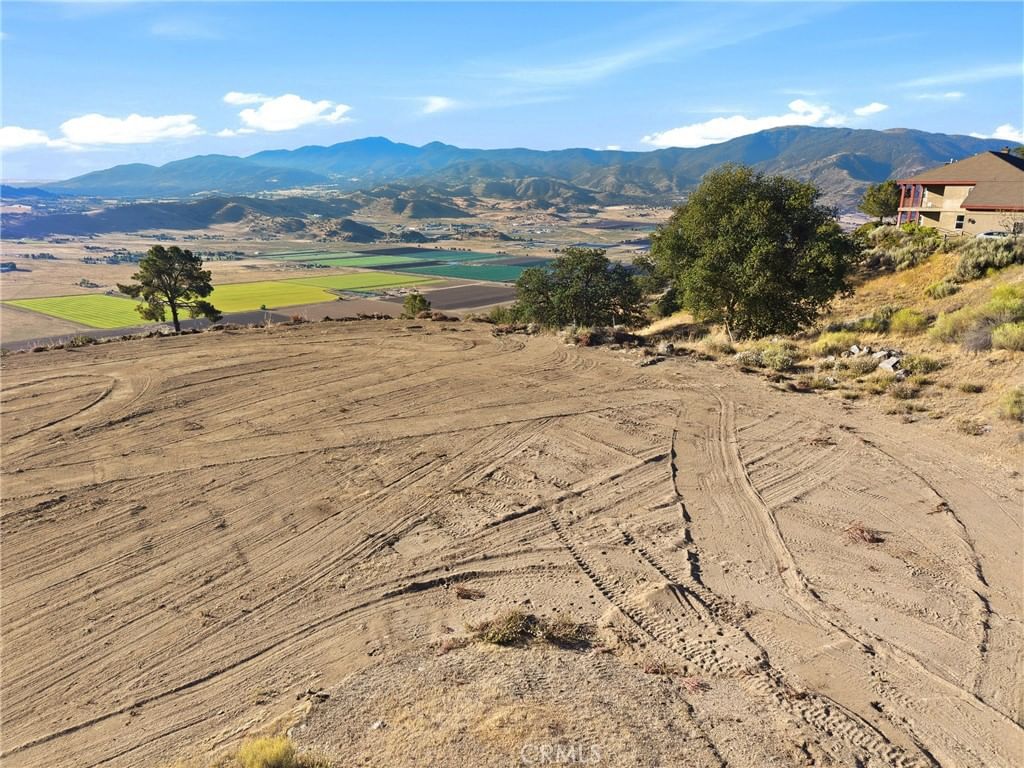 26400 Skyline Drive, Tehachapi, CA, 93561