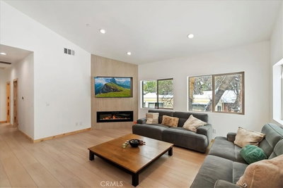 374 Los Angeles Avenue, Sugarloaf, CA 92386