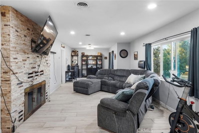 1929 Oakland, Hemet, CA 92544