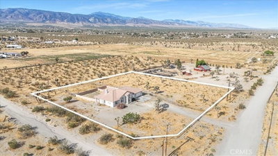 1485 La Mesa, Phelan, CA 92371