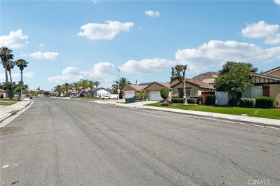 1208 Autumnwood Ln, Perris, CA 92571