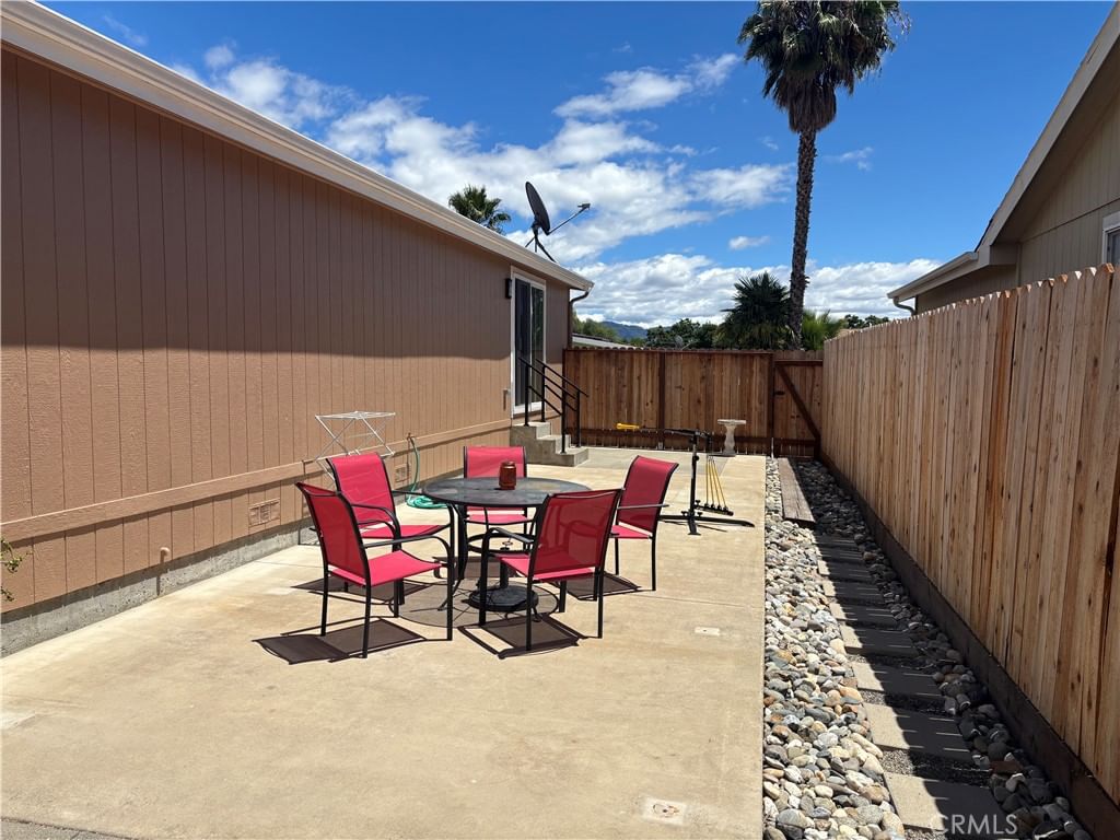 Property photo 33