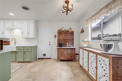 1213 A, Oakdale, CA 95361