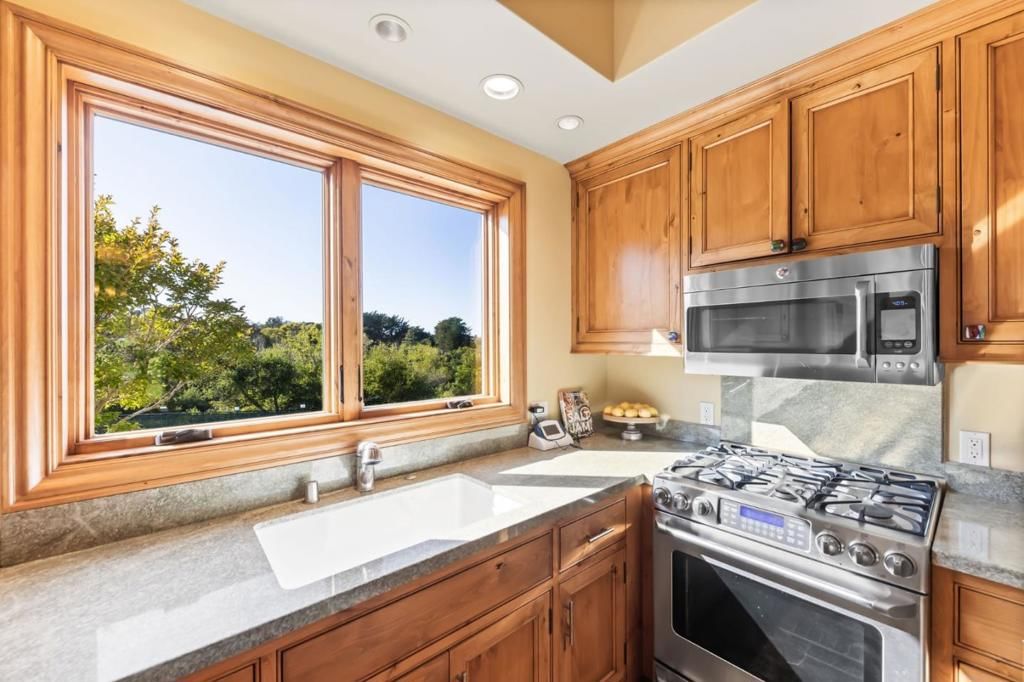 Property photo 136