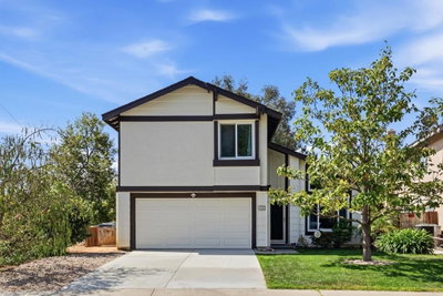 2201 Amber Lane, Escondido, CA 92026