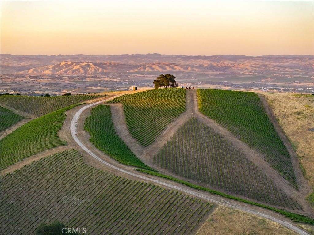 2762 Adelaida Road, Paso Robles, CA, 93446