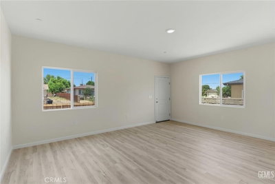 10913 San Fernando Street, Lamont, CA 93241