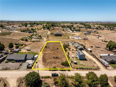 8290 Plane View Place, Paso Robles, CA 93446