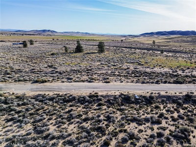 10000 195th Street, Lancaster, CA 93536