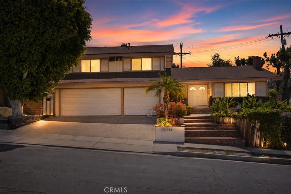 426 Fernhill Lane — photo 1