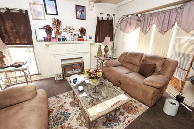 447 94th Street, Los Angeles, CA 90003