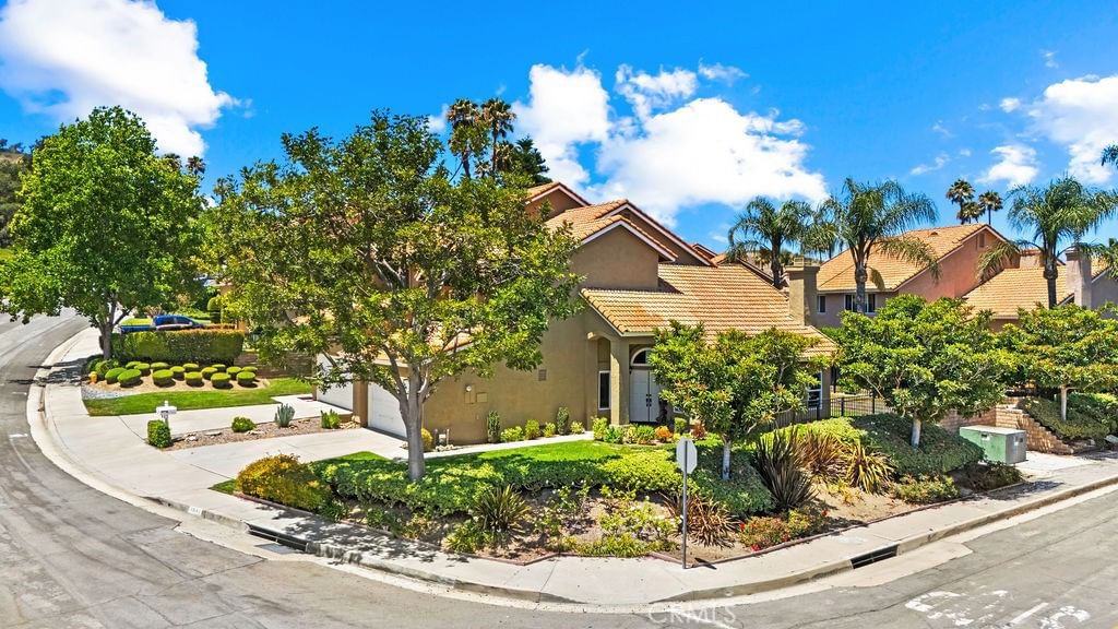 6041 Queens Drive — photo 1