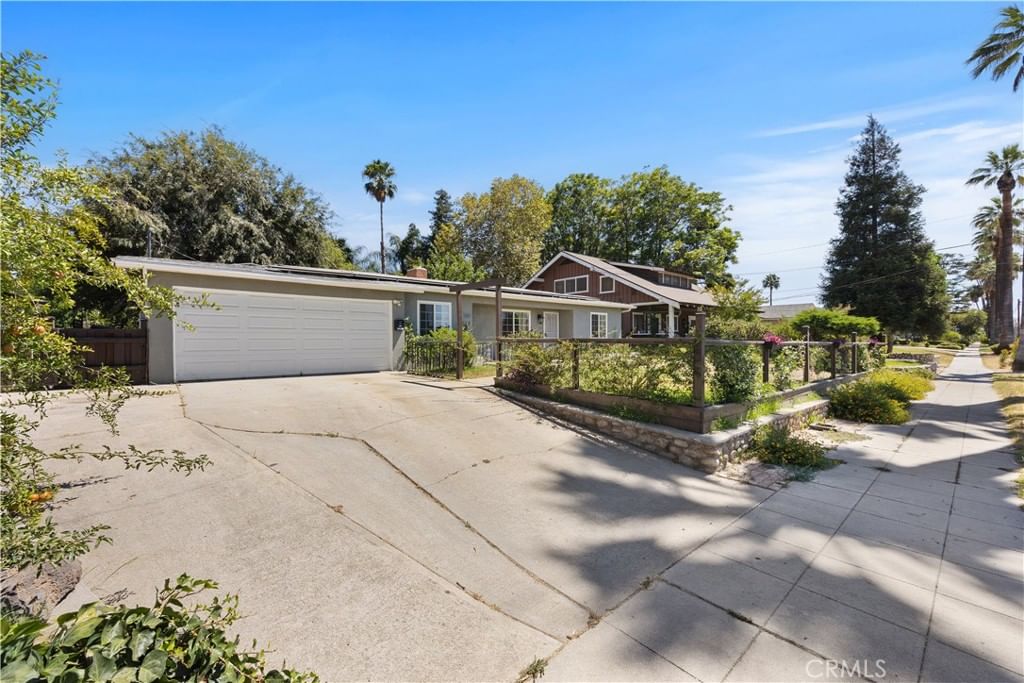 907 Olive Avenue, Redlands, CA, 92373