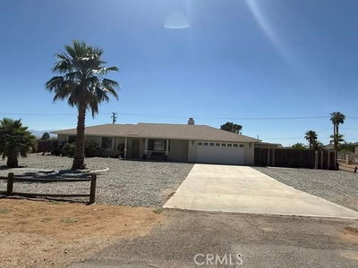 16042 Saint Timothy, Apple Valley, CA 92307