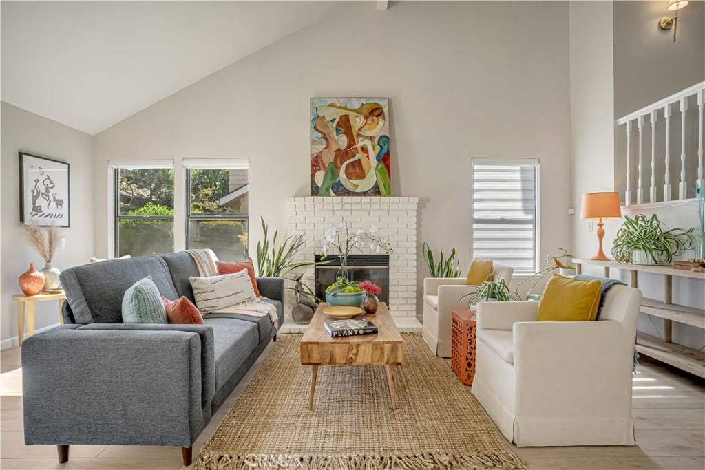5110 Fruit, Fresno, CA, 93711