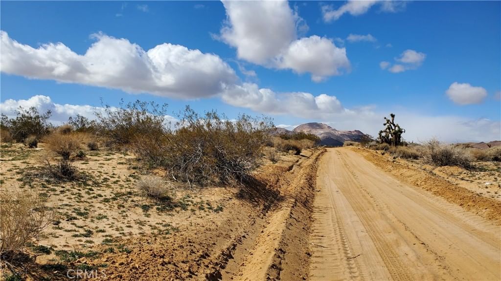Reed Ave, Mojave, CA, 93501