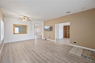 45641 Knightsbridge Street, Lancaster, CA 93534