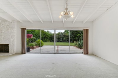 5900 Kentland Avenue, Woodland Hills, CA 91367