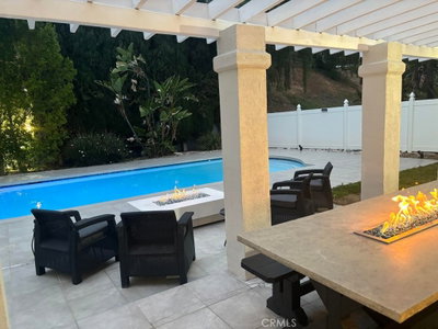 8731 Topanga Cyn. Blvd., West Hills, CA 91304