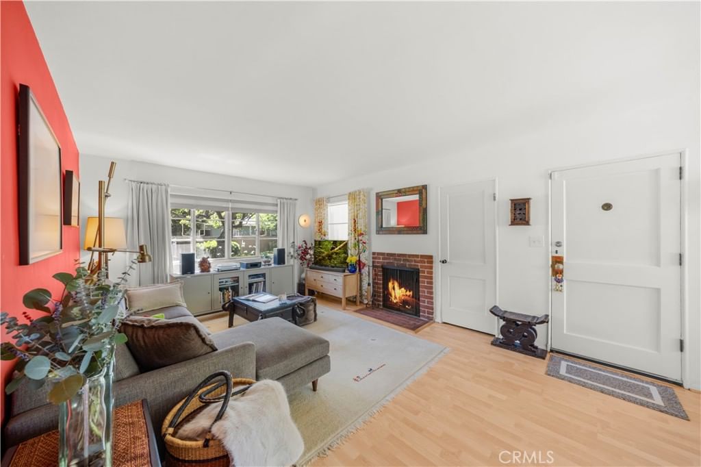 5528 Village Green — photo 3