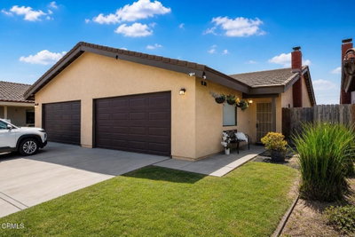220 Elizabeth Court, Santa Paula, CA 93060