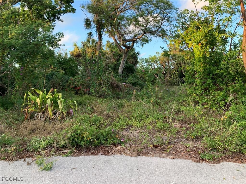 2090 Wild Lime Drive, Sanibel, FL 33957 photo 2