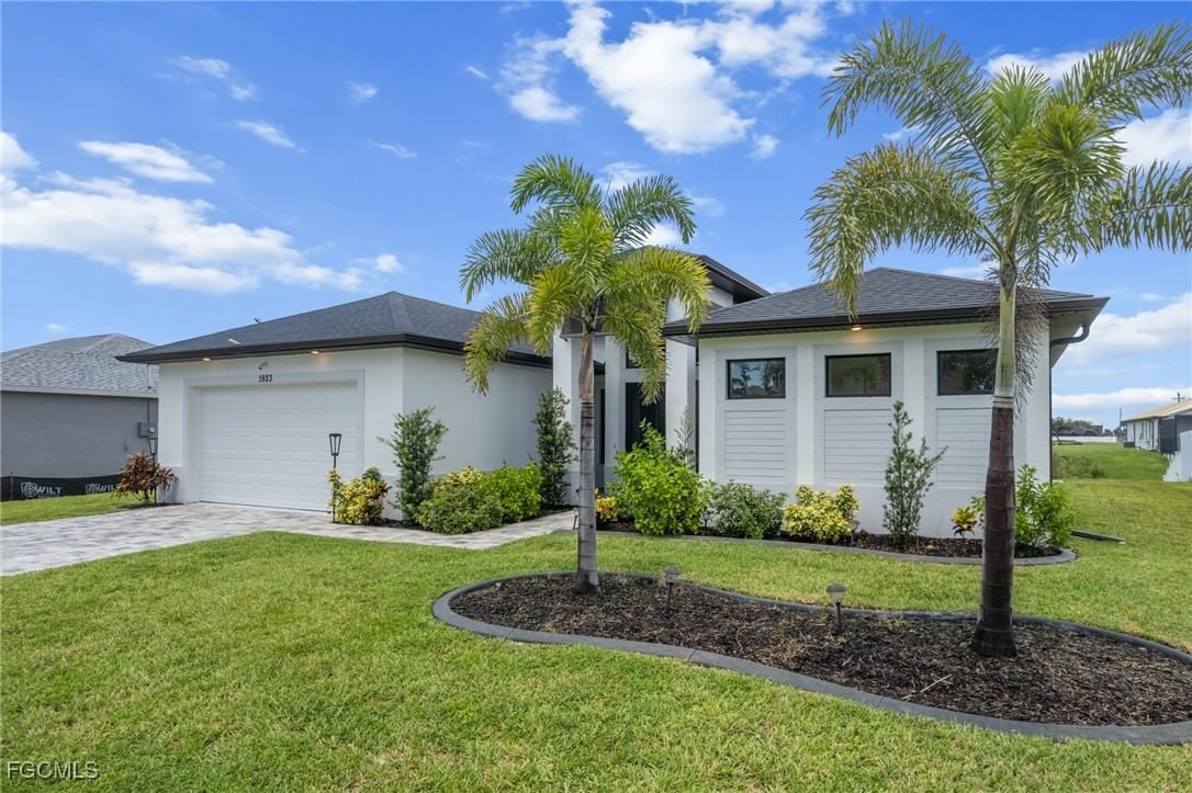 1923 SW 8th Court, Cape Coral, FL 33991 photo 2